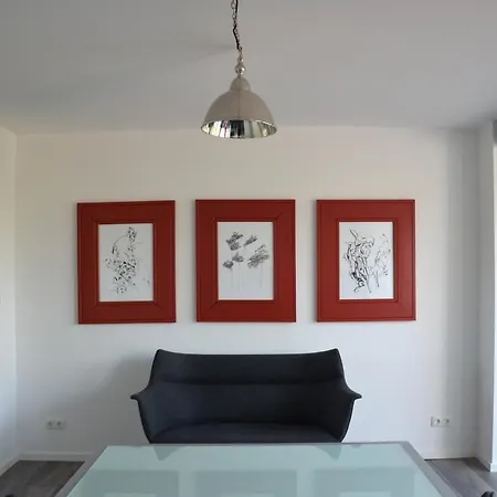 Haus 13 *